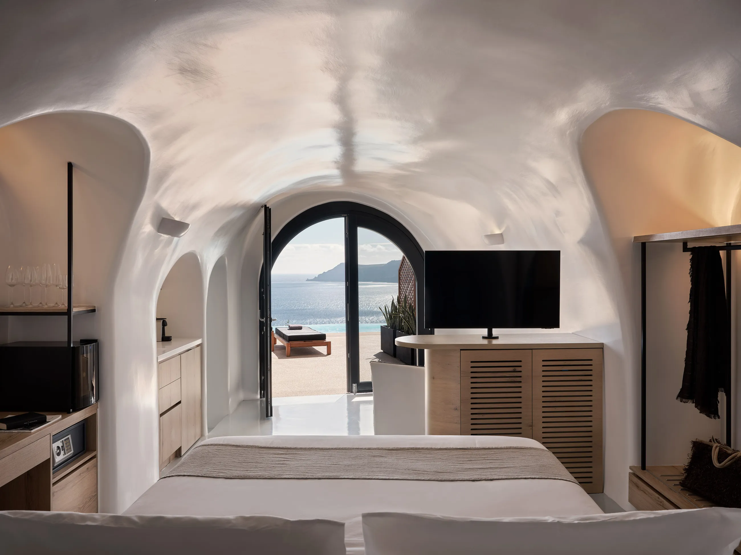 Olvos Luxury Suites - Santorini, Greece